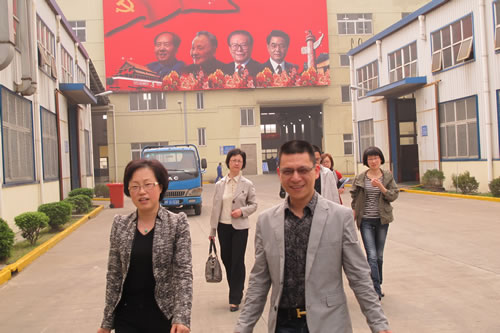 �й��ζ��^(q��)ί�y(t��ng)��(zh��n)�������L(zh��ng)���й��ζ��^(q��)����(li��n)�h�M��(sh��)ӛ��N(y��n)��Ůʿ���ҏS�����L(zh��ng)������ͬ��ҕ���������