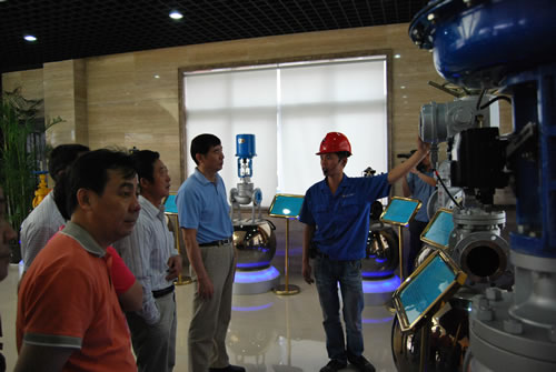 �Aͤ�(zh��n)�˴������ϯ���(y��ng)ͬ־���Ϻ������y�T�S�a(ch��n)Ʒչ�d���^