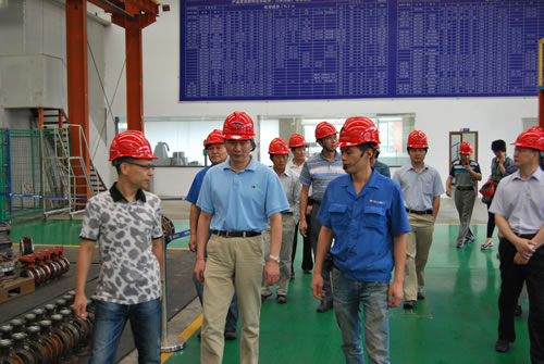 �ڜ����y�T�����L(zh��ng)������ͬ���Aͤ�(zh��n)�˴������ϯ���(y��ng)ͬ־ҕ���Ϻ������y�T�S�M�b܇�g