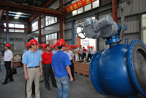 �ڜ����y�T���a(ch��n)�����L(zh��ng)�����ͬ���Aͤ�(zh��n)�˴������ϯ���(y��ng)ͬ־ҕ���Ϻ������y�T�S����܇�g