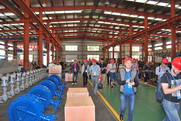 �Ϻ������y�T�S���Fȫ����(y��u)�㽛(j��ng)�N����Մ���������텢�^��˾���a(ch��n)�ӹ�܇�g���D 4��