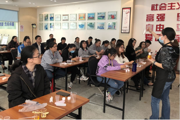 �Aͤ�(zh��n)����������M(j��n)���Ŀ֮����ʮ���o(h��)��˪DIY��ӣ��D1��