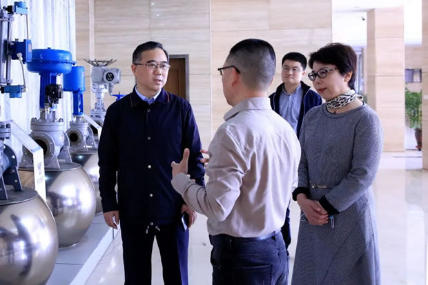 �ζ��^(q��)ί��ί���M�������L(zh��ng)Ҧ�l(w��i)�A�W�R�Ϻ������y�T�S�����F(tu��n)�����޹�˾�_չ���L�{(di��o)�й������D1��