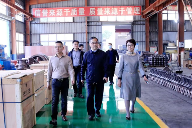 �ζ��^(q��)ί��ί���M�������L(zh��ng)Ҧ�l(w��i)�A�W�R�Ϻ������y�T�S�����F(tu��n)�����޹�˾�_չ���L�{(di��o)�й������D2��