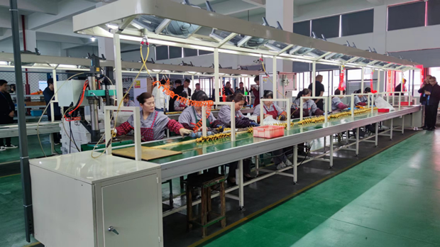 �Ϻ������y�T�S�����F(tu��n)�����޹�˾��h(hu��n)�ֹ�˾���S�F(xi��n)�����D6��